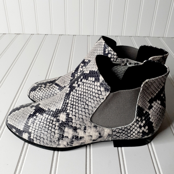 NEW Munro Snake-Embossed Cate Leather Boot C416 - Picture 2 of 11